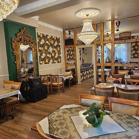 נויהאוס אם רנווג Boutique Hotel Am Bahndamm מראה חיצוני תמונה