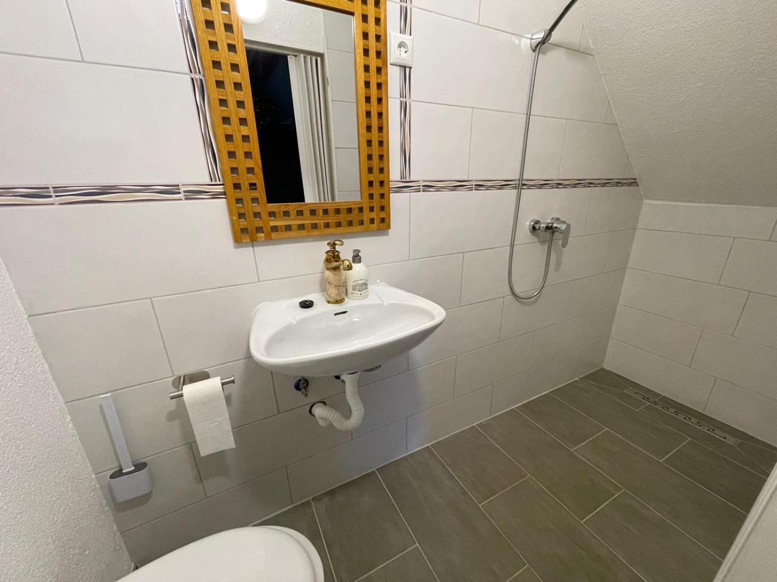 נויהאוס אם רנווג Boutique Hotel Am Bahndamm מראה חיצוני תמונה