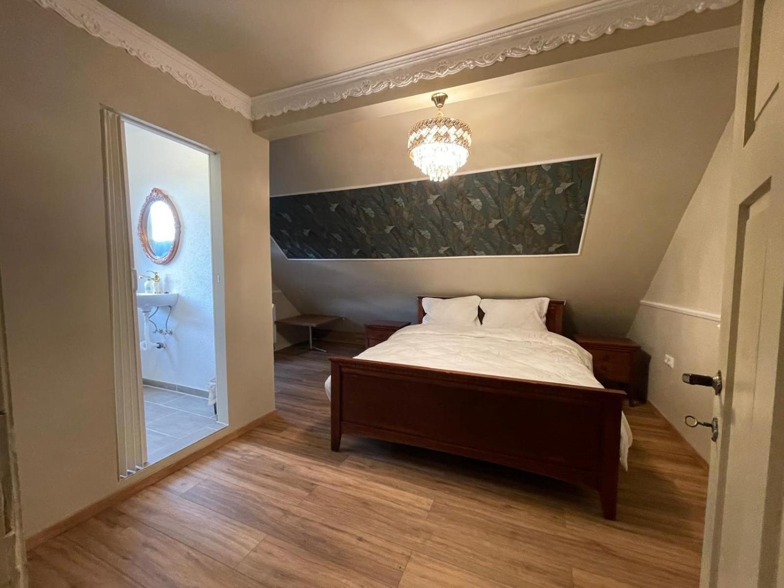 נויהאוס אם רנווג Boutique Hotel Am Bahndamm מראה חיצוני תמונה