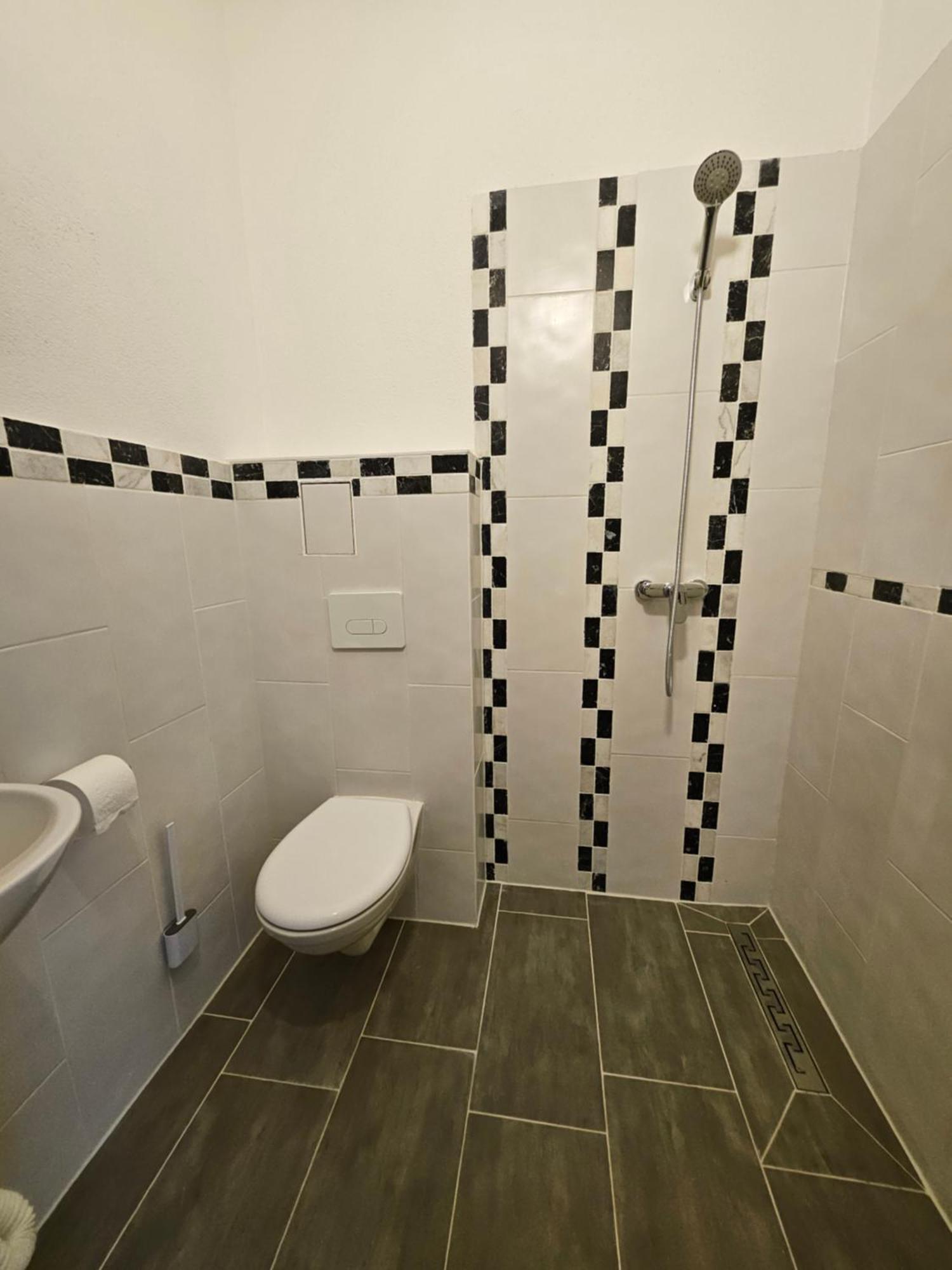 נויהאוס אם רנווג Boutique Hotel Am Bahndamm מראה חיצוני תמונה